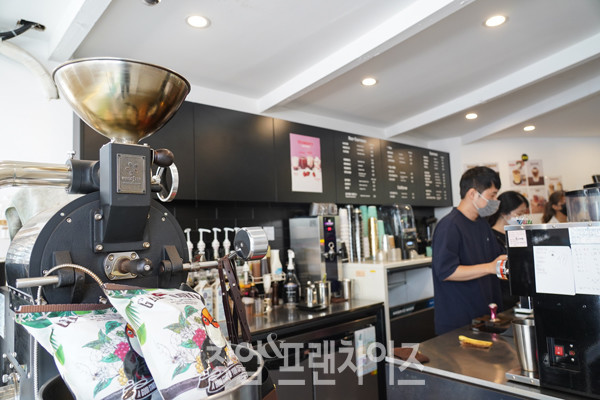 고품격 커피공장 송영근 대표  ⓒ 사진 이현석 팀장
